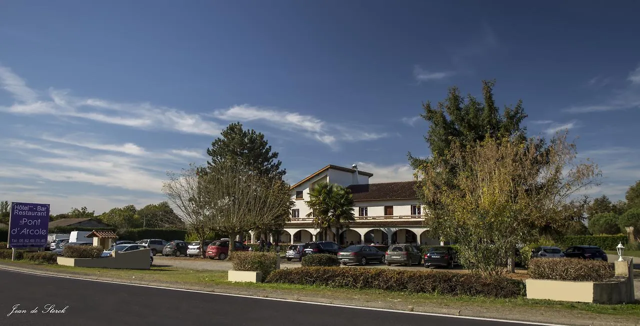 Logis Hotel Le Pont D'Arcole Riscle