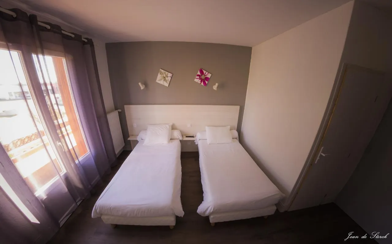 **  Logis Hotel Le Pont D'Arcole Riscle Francja